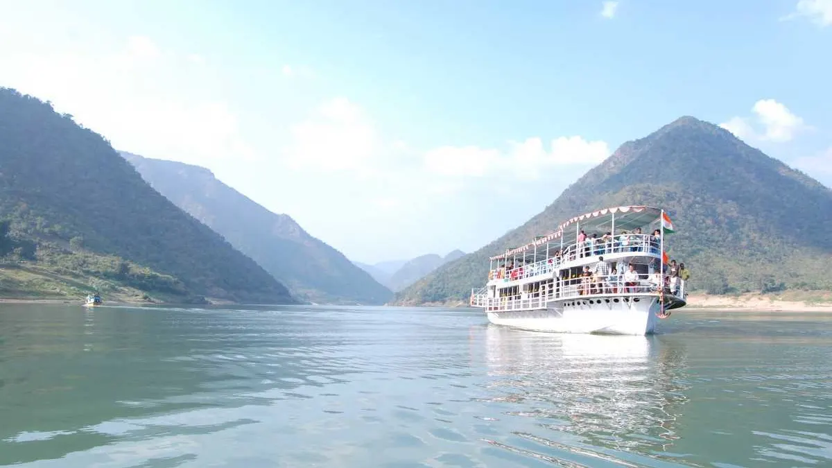 Papikondalu hills rising above the Godavari River