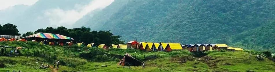 Tents and bamboo huts for the Papikondalu night stay at Sirivaka